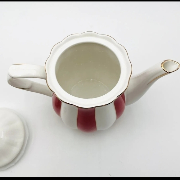 Grace Fine Porcelain Holiday Red White Stripe Tall Teapot Tea Pot stunning New